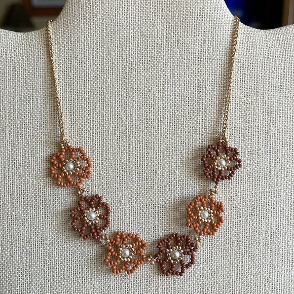 Jewelry - Jewelry Beautiful Beaded Flower Necklace❤️New